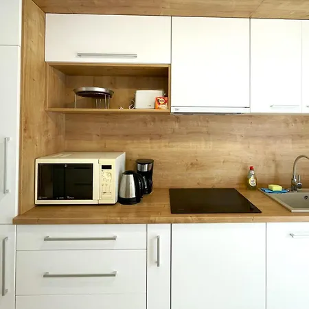 Bella Vista Red Apartment