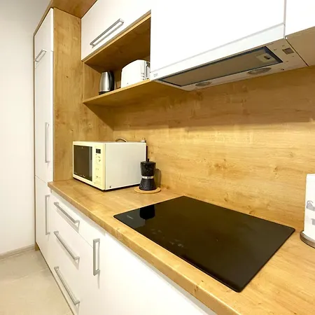 Bella Vista Red Apartment Brasov